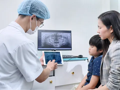 Sai lầm phổ biến của nhiều cha mẹ: Đợi con thay hết răng mới chỉnh nha
