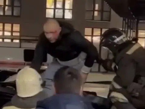 Người đàn ông Nga sống sót khi rơi từ tầng 19