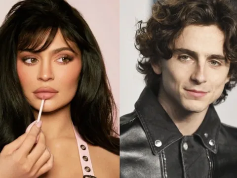 Kylie Jenner "đá" Travis Scott để hẹn hò chàng thơ Timothée Chalamet?