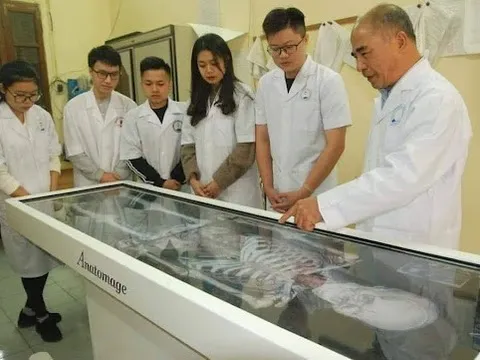 CÔNG NGHỆ SỐ VÀ MÔ PHỎNG 3D ĐỔI MỚI ĐÀO TẠO Y- DƯỢC TUMP