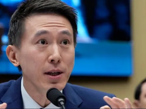 Thành tích khủng của CEO TikTok Shou Zi Chew