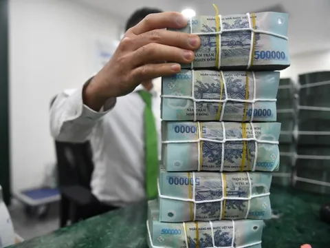 Ngân hàng thừa tiền
