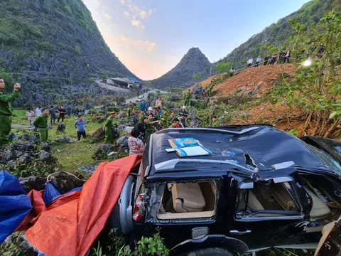 Người đàn ông bị ô tô húc rơi xuống hang sâu 56m: “Đến giờ nghĩ lại tôi vẫn hoảng sợ”