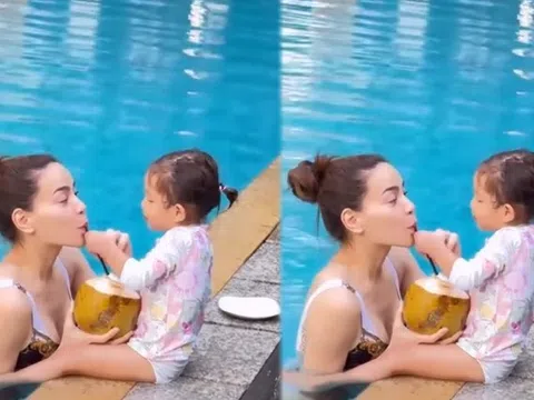 Đi bơi cùng mẹ, con gái Hà Hồ có hành động khiến dân tình "tan chảy"