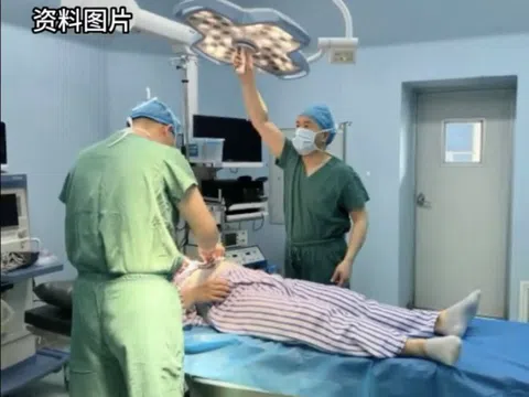 Người đầu tiên ở Trung Quốc trải qua ca cấy ghép chip giúp cai nghiện rượu