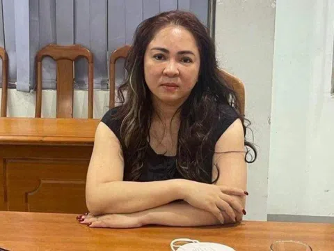 Bà Nguyễn Phương Hằng tố cáo ca sĩ Đàm Vĩnh Hưng