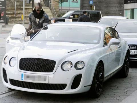 Chán siêu xe, cựu tiền đạo Man City bán gần hết bộ sưu tập triệu USD