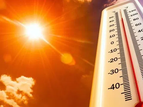 Miền Bắc nắng nóng gay gắt, có nơi trên 41 độ C, chỉ số tia UV rất cao
