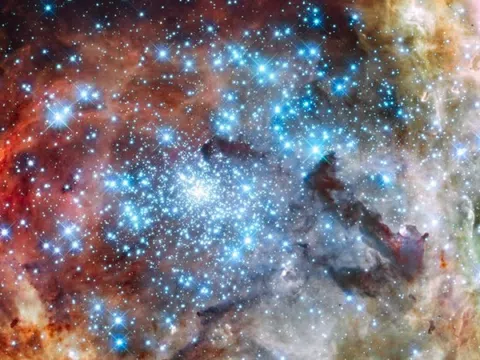 Tìm được ngôi sao ‘quái vật vũ trụ’ lớn gấp 10.000 lần Mặt Trời