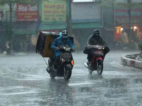 Mưa dông ở Bắc Bộ tập trung vào chiều tối và đêm, cảnh báo lũ quét và lốc xoáy