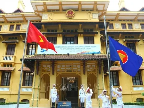 Lễ Thượng cờ kỷ niệm 56 năm Ngày thành lập ASEAN