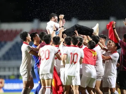 Vô địch U23 AFF Cup, U23 Việt Nam nhận thưởng nóng từ Quỹ Hỗ trợ Tài năng trẻ Việt Nam