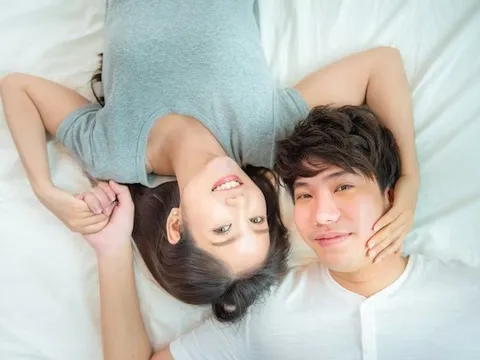 Cách vượt qua 4 tình huống muốn 'độn thổ' lúc quan hệ