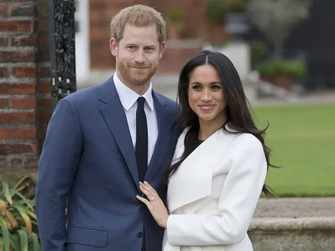 Harry 'đau đớn và bối rối' khi Meghan tháo nhẫn đính hôn