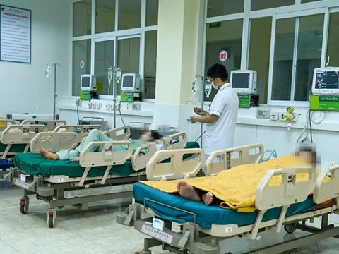 15 người nhập viện cấp cứu sau bữa ăn sáng