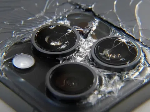 Thử nghiệm: Thả rơi và nhúng nước iPhone 15 Pro Max và một loạt smartphone đắt tiền nhất