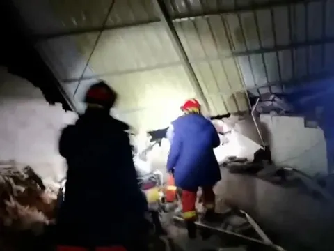 Động đất ở Trung Quốc khiến hàng trăm người thương vong, gấp rút cứu hộ vì thời tiết băng giá