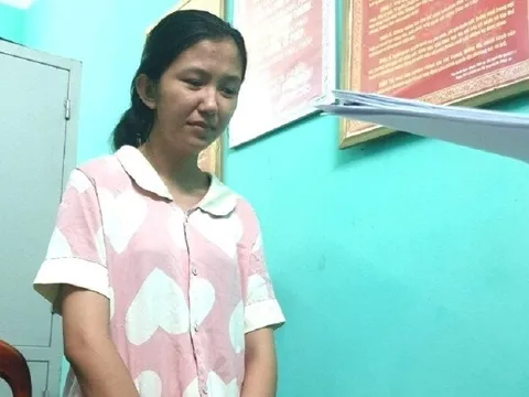 Nữ quái lừa hai chủ tiệm 8 cây vàng rồi 'nướng' vào cờ bạc