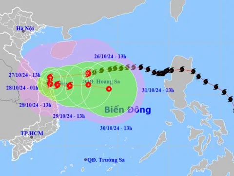 Bão Trà Mi tăng một cấp, diễn biến phức tạp