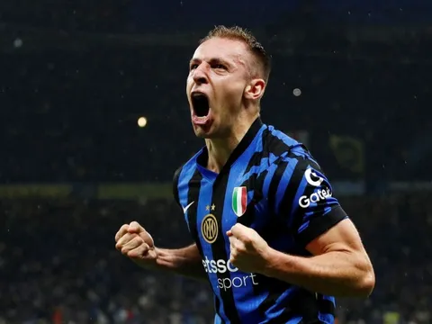 CĐV Inter Milan bẽ mặt khi bỏ về sớm