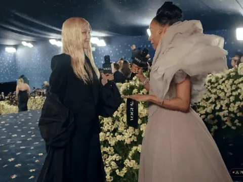 Biến căng: Rosé vạ miệng tại Met Gala, khiến fan Jisoo bất mãn, ầm ĩ đòi công bằng!