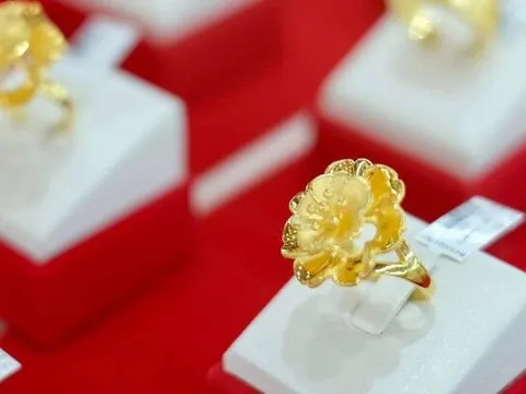 Giá vàng hôm nay 7/5: Tiếp tục tăng phi mã, dự báo đạt 4.000 USD trong năm nay