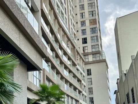 Khám xét nơi ở của Hoa hậu Nguyễn Thúc Thùy Tiên tại quận 4, lực lượng chức năng thu về nhiều tài liệu