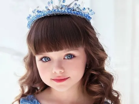 Tuổi 14 của 'bé gái đẹp nhất thế giới' 10 năm trước