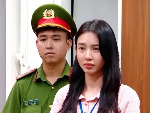 Tước danh hiệu 'Gương mặt trẻ Việt Nam tiêu biểu' của Thùy Tiên