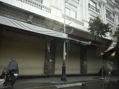 Cảnh tượng không tưởng tại "thủ phủ thời trang" lớn nhất miền Bắc