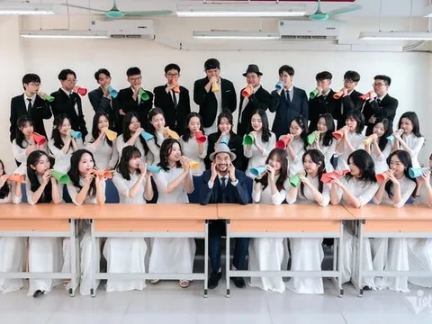 Lớp có 3 giải Nhất học sinh giỏi quốc gia, nhiều em điểm SAT cao top 1% thế giới