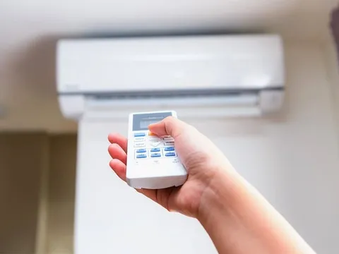 Vì sao không nên tắt điều hòa nếu chỉ ra ngoài 15 phút?