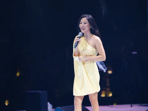 Văn Mai Hương từ chối hát 'Mưa tháng sáu' vì sợ bị chửi