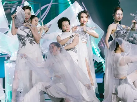 Ai bị lu mờ ở Em xinh