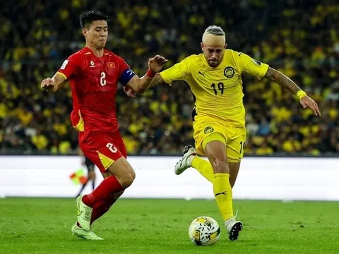 Vì sao tuyển Việt Nam thua toàn diện trước Malaysia?