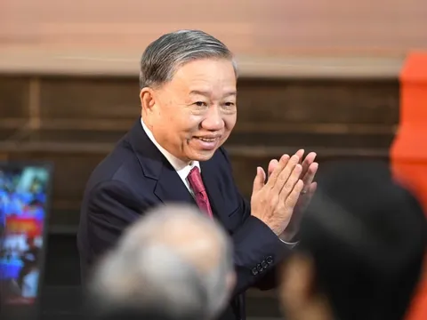 Tổng Bí thư: 'Cả dân tộc cùng hành quân vươn tới tương lai rực rỡ'