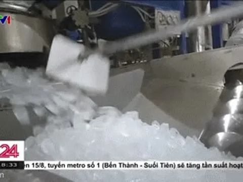Sự thật gây sốc đằng sau những chuyến xe chở đá lạnh vào quán giải khát: Quy trình sản xuất lạnh gáy!