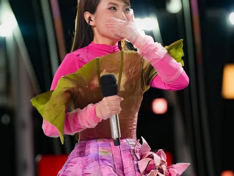 Lộ ca khúc Phương Mỹ Chi sẽ hát tại bán kết Sing! Asia, khán giả 'nhăn mặt'?