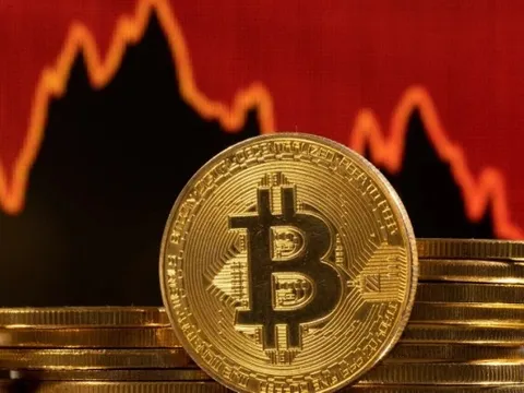Giá Bitcoin rơi tự do, toàn thị trường tiền số 'đỏ lửa'