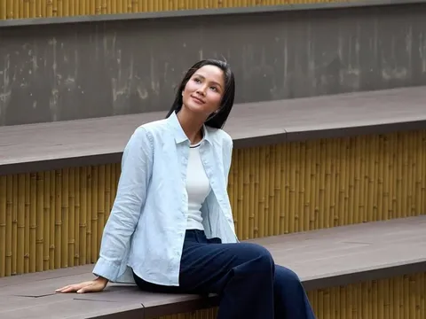 H'Hen Niê tái xuất với loạt ảnh đời thường rạng rỡ