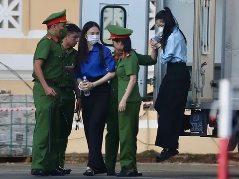 Hoa hậu Thuỳ Tiên, Hằng Du mục, Quang Linh Vlogs hầu toà