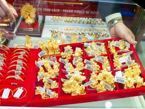 Giá vàng giảm, người mua lập tức lỗ nặng