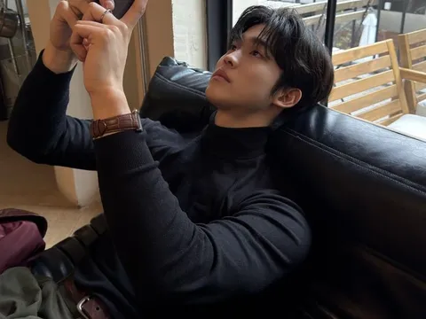 Đêm muộn vẫn nhận được tin nhắn công việc: Người EQ cao không tức giận hay mặc kệ mà thường phản hồi tinh tế theo 5 cách này