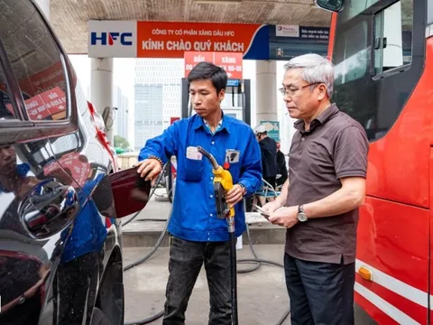 Bộ Công Thương khuyến khích người dân làm việc từ xa để tiết kiệm xăng