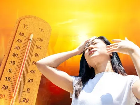 Miền Trung nóng như 'chảo lửa', nhiều nơi chạm ngưỡng 42 độ C