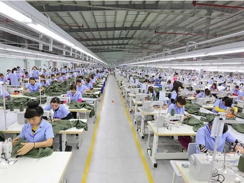 Làm mát xưởng may: Giải pháp cần thiết cho ngành công nghiệp may mặc hiện đại