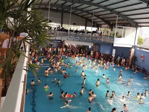 Vụ nam sinh lớp 9 ở Hà Nội tử vong ở bể bơi trường quốc tế: Tạm giữ hình sự một giáo viên