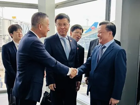 Bí thư Thành ủy Đinh Tiến Dũng dẫn đầu Đoàn đại biểu cấp cao thành phố Hà Nội bắt đầu thăm và làm việc tại Trung Quốc