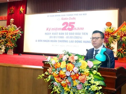 Báo Kinh tế & Đô thị đón nhận Huân chương Lao động hạng Nhất