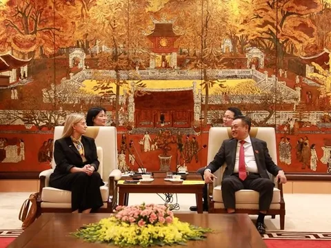 Chủ tịch UBND Thành phố Trần Sỹ Thanh tiếp Đại sứ Thụy Điển tại Việt Nam